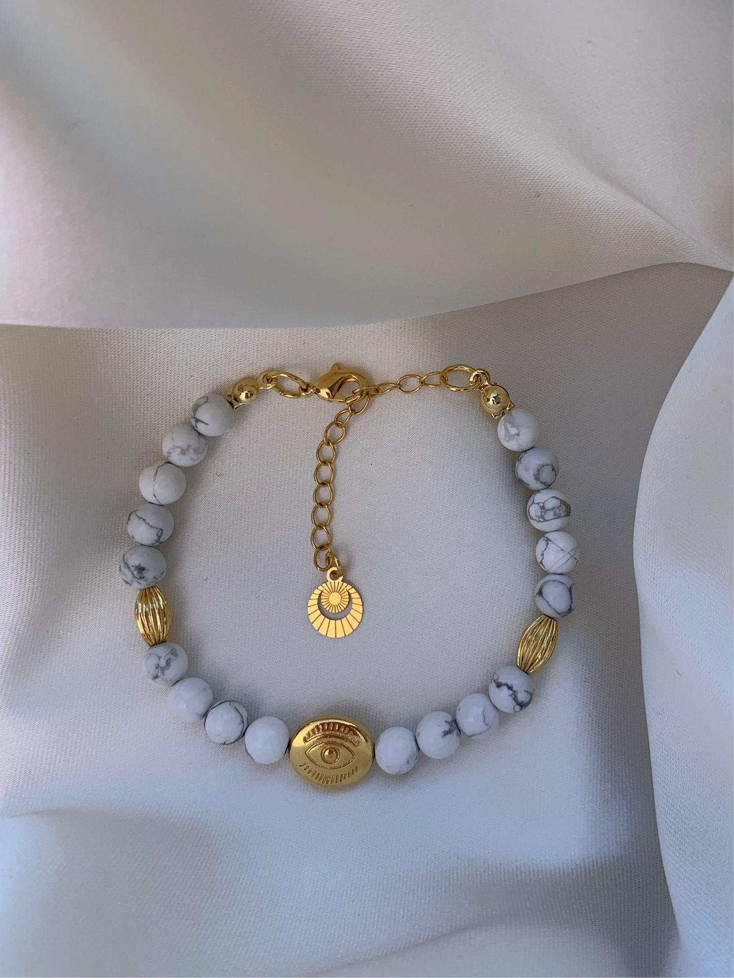 HOWLITE
