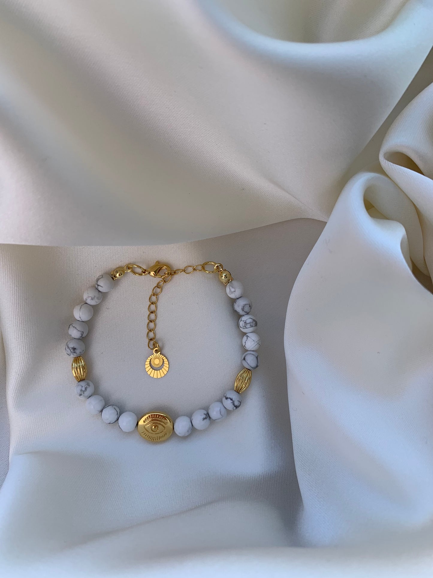 HOWLITE